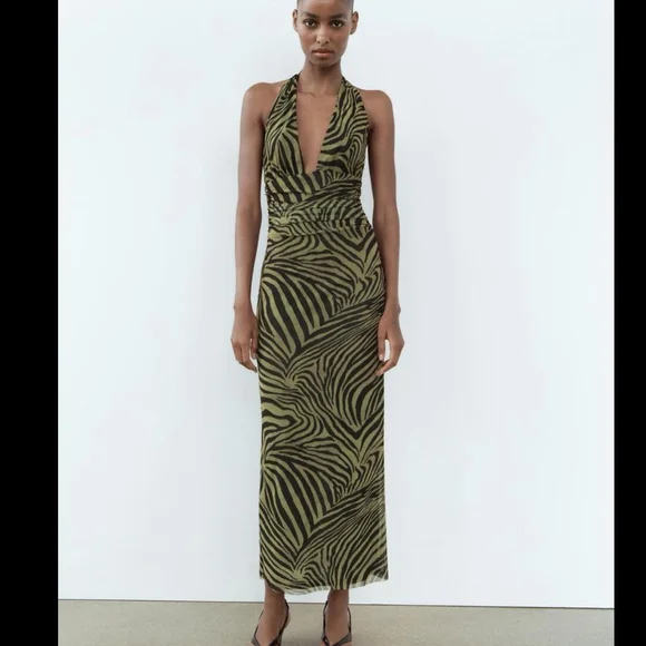 dresses - Picture 1 of 8